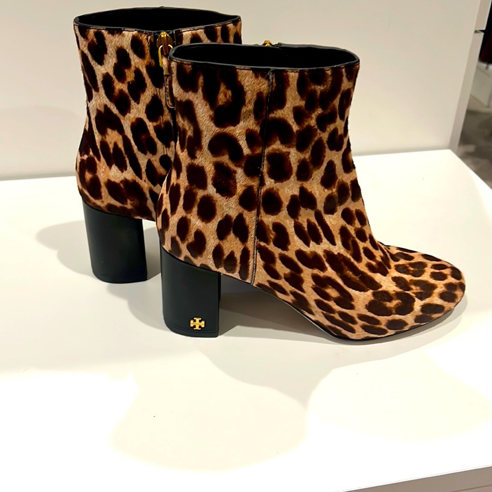 EUC Tory Burch cheetah cowhide booties size 7 - Picture 2 of 6